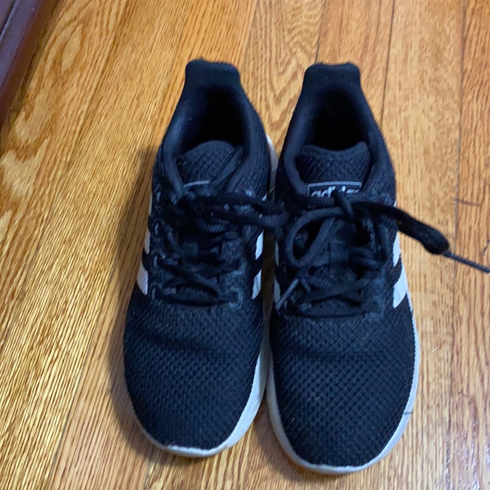 Boys Adidas Questar Flow